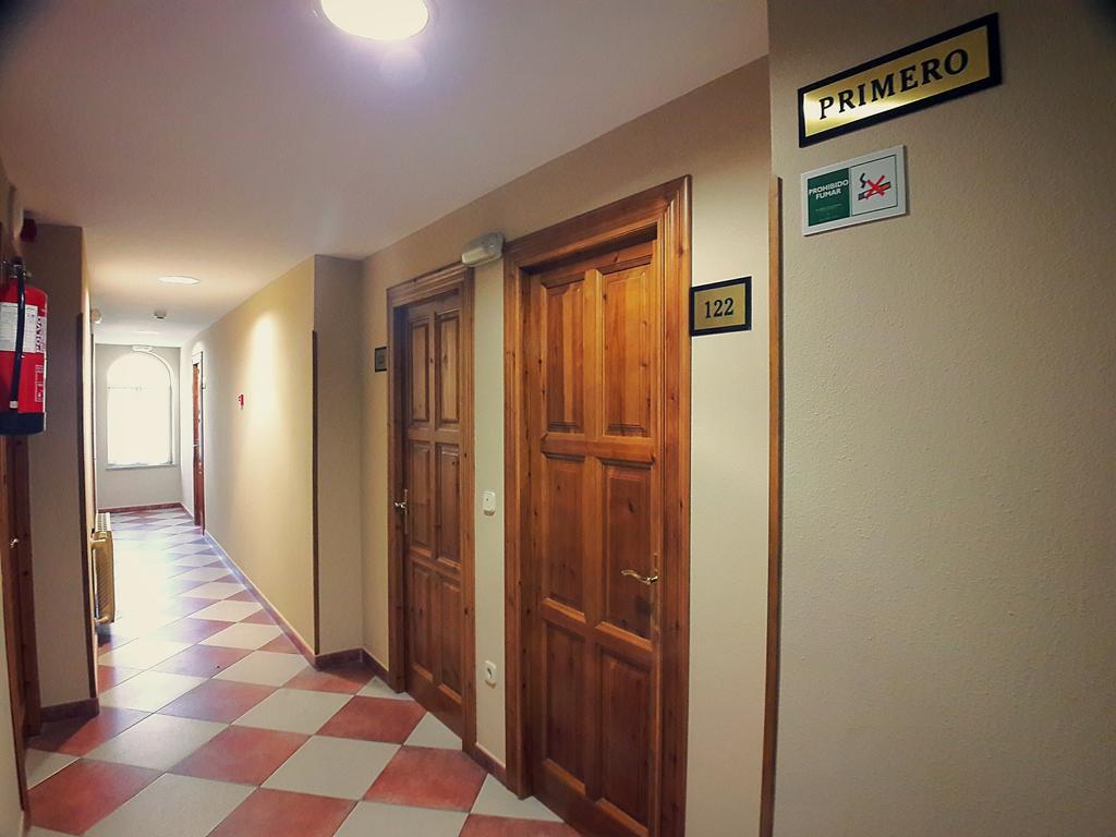 Hotel La Rivera Arenas De Cabrales Εξωτερικό φωτογραφία
