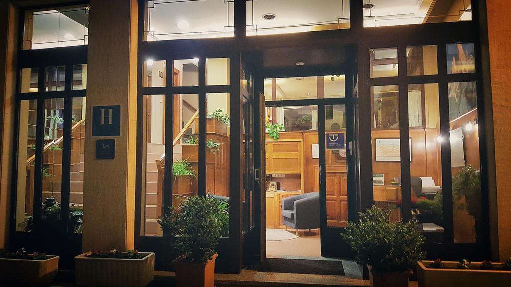 Hotel La Rivera Arenas De Cabrales Εξωτερικό φωτογραφία