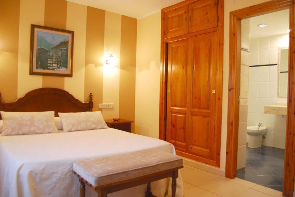 Hotel La Rivera Arenas De Cabrales Εξωτερικό φωτογραφία