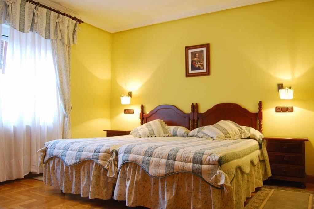 Hotel La Rivera Arenas De Cabrales Εξωτερικό φωτογραφία